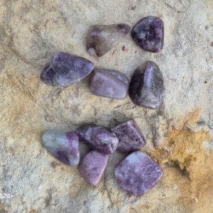 Alternative view of Pierre Roulée Lépidolite