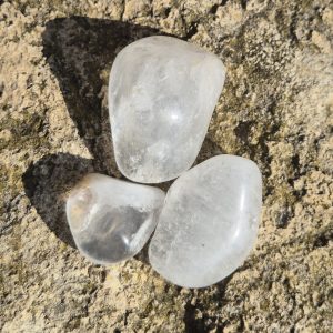 Alternative view of Pierre Roulée Cristal