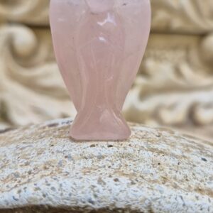 Ange en pierre gemme quartz rose