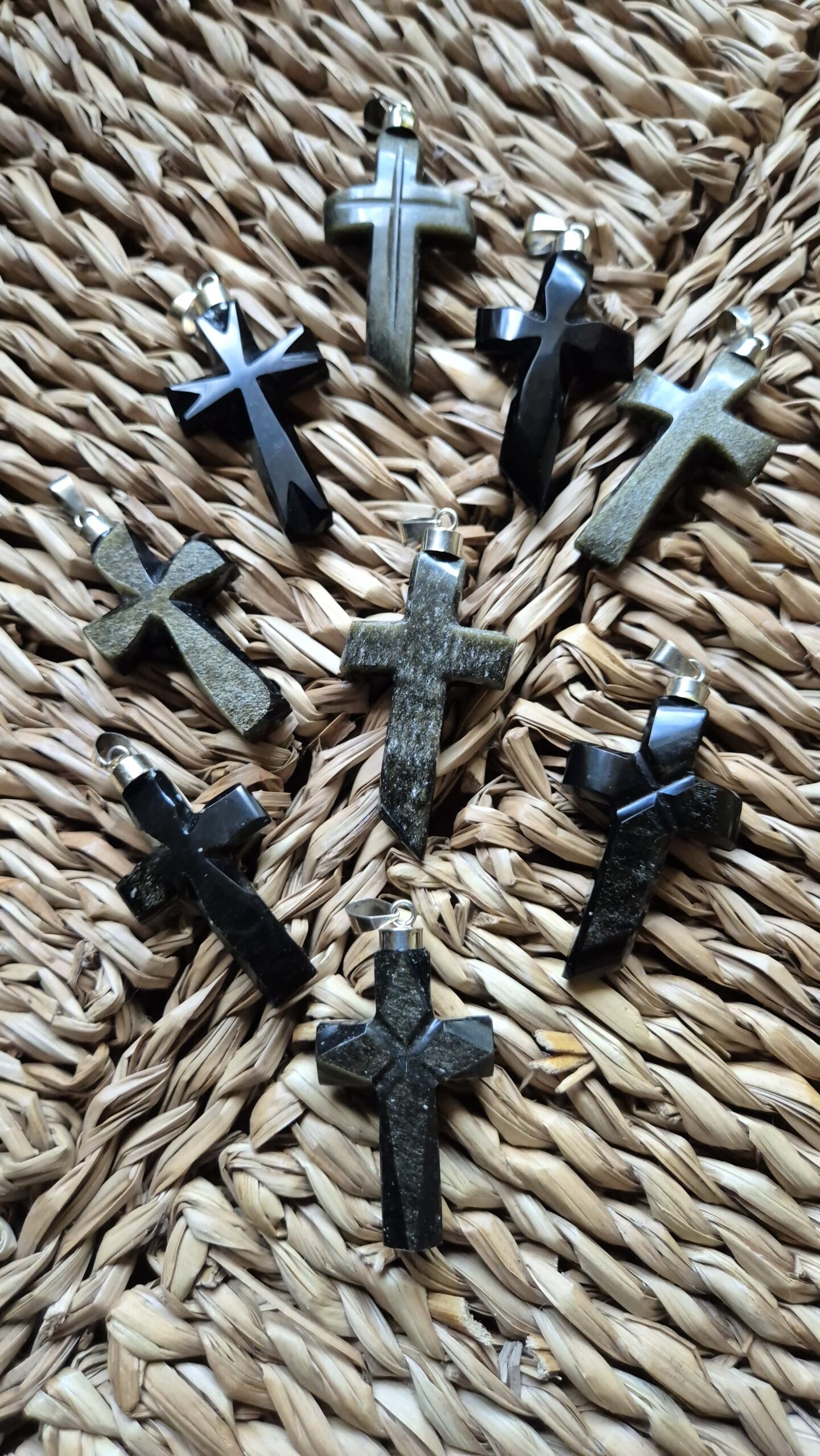 Pendentif Croix en Obsidienne – Image 3